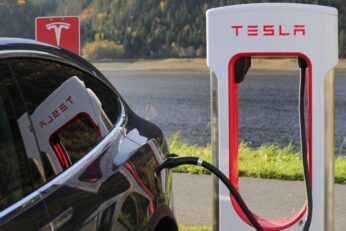 Tesla gradi jednu od najvećih punionica za električne aute na svijetu